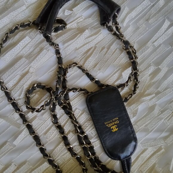 80's CHANEL Bucket Bag - Picture 6 of 10